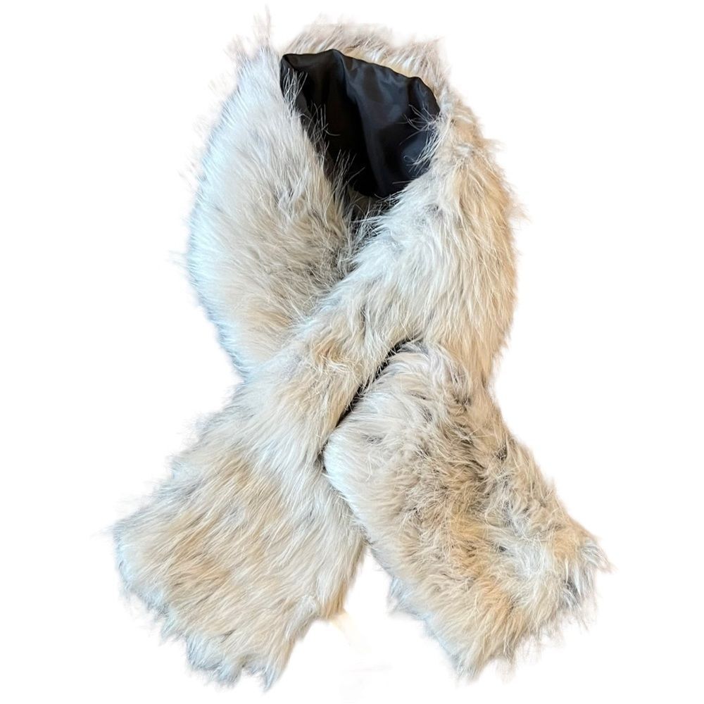 Women’s Faux Fur Scarf by Collection Eighteen NWT🏷